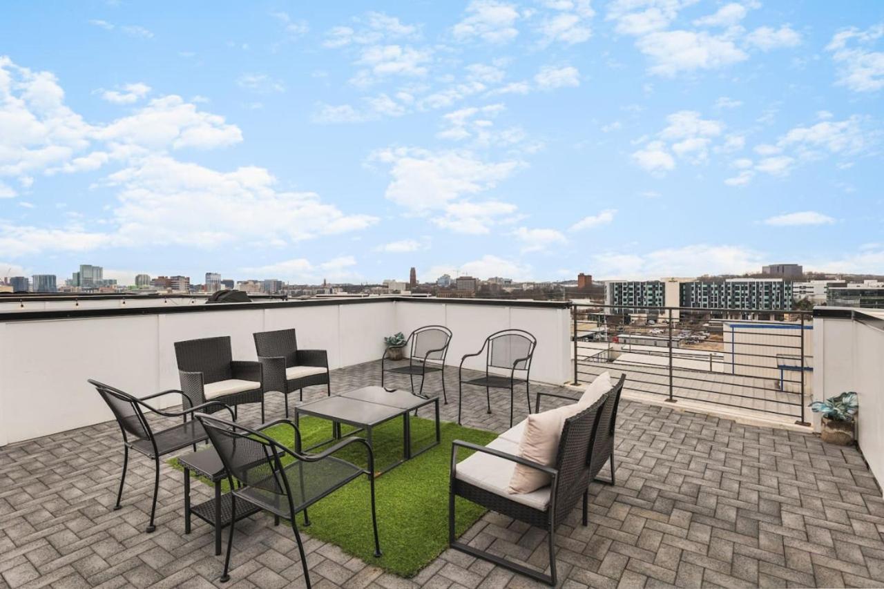 With Rooftop Deck & Garage, 2 Miles To Downtown Broadway