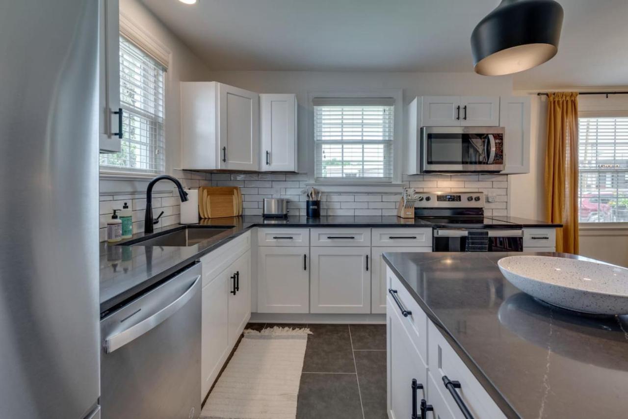 Holiday home Charming House By Vanderbilt And Belmont