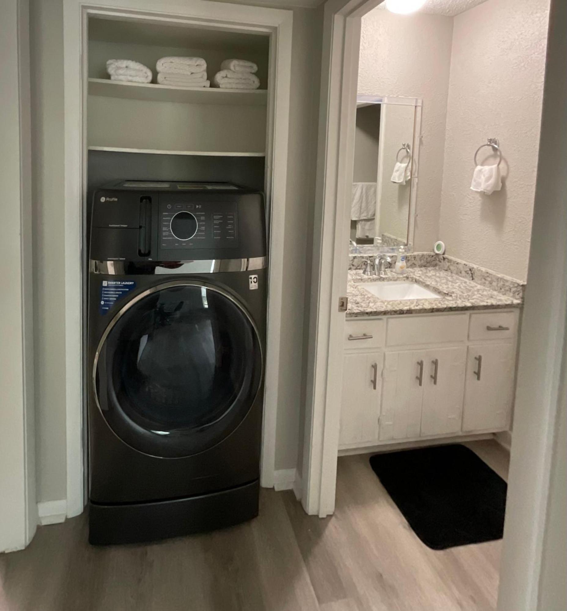 Lovely 1 Bedroom Located In Greenhills. *