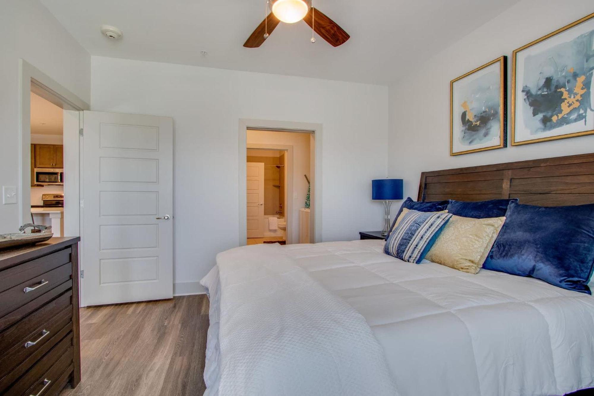 Apartment New East Nash - King Bed Short Drive To Dwntwn Nashville