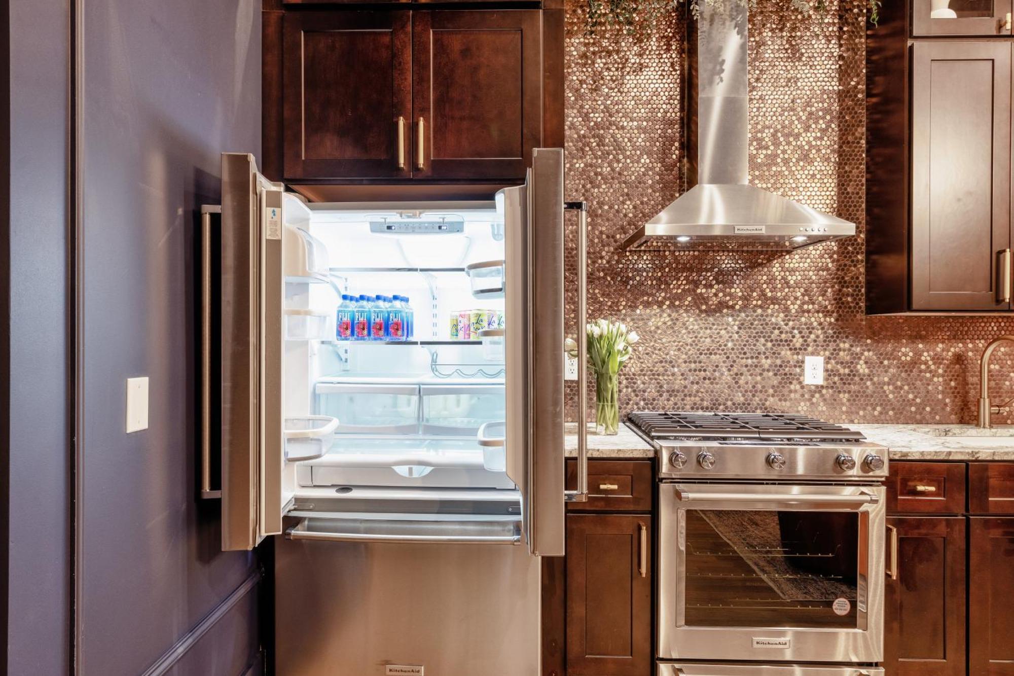 Union St Lofts - Salon - Day