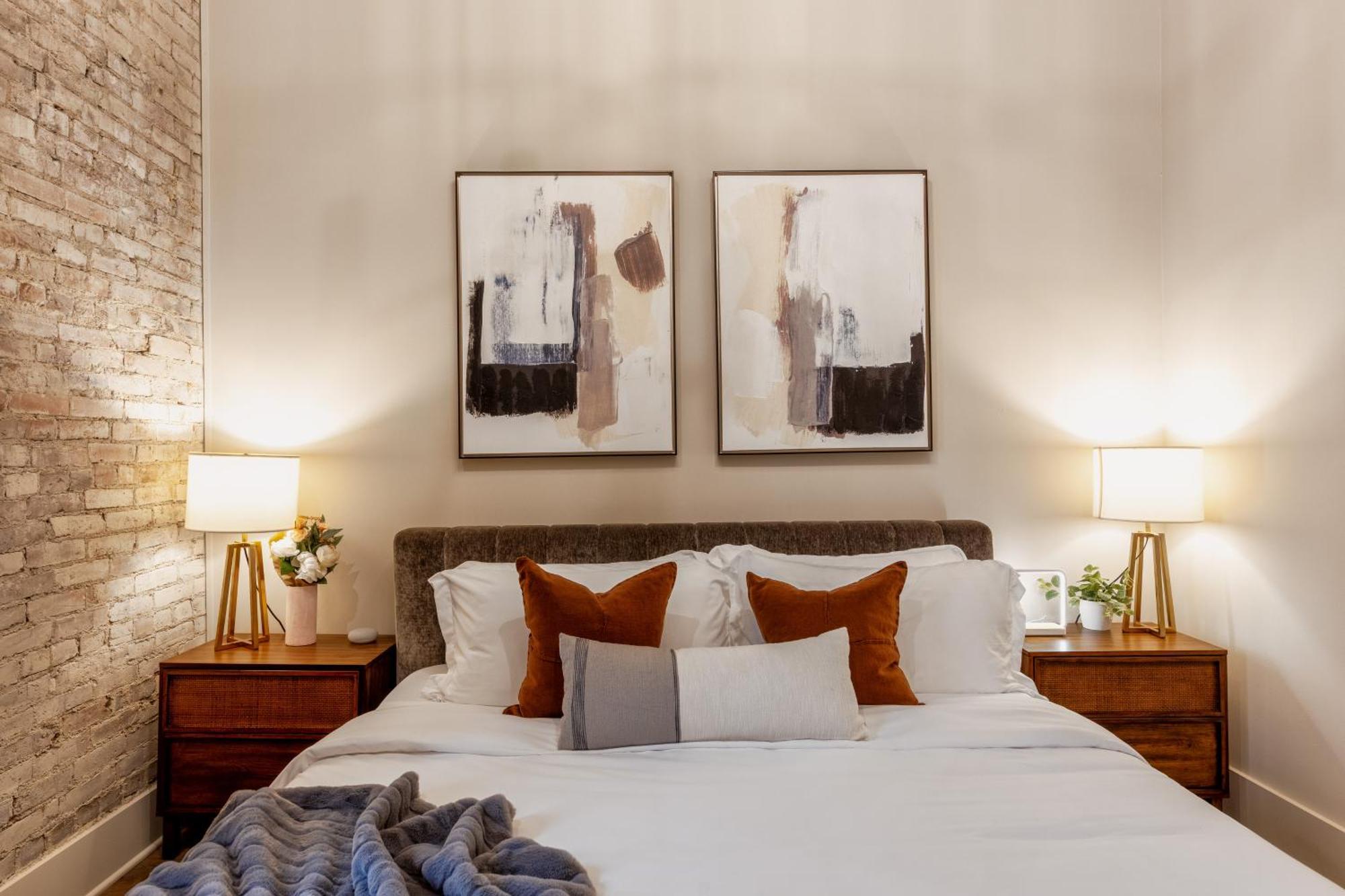 Union St Lofts - Salon - Day