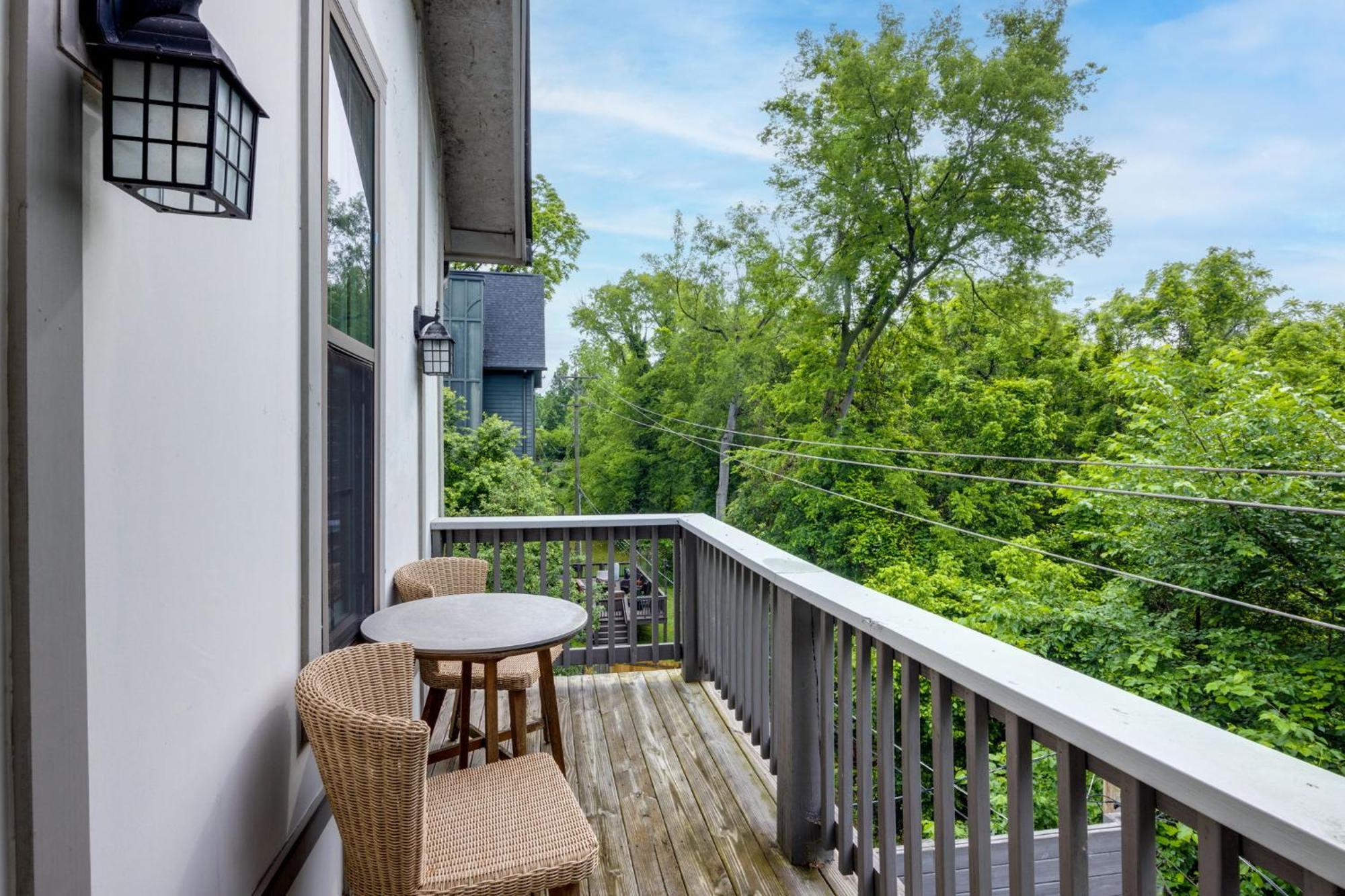 7 Minutes From Broadway, Entire * Nashville