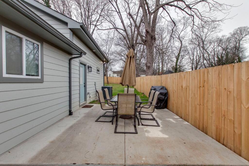 New Spacious 2 Miles From Downtown Holiday home Nashville