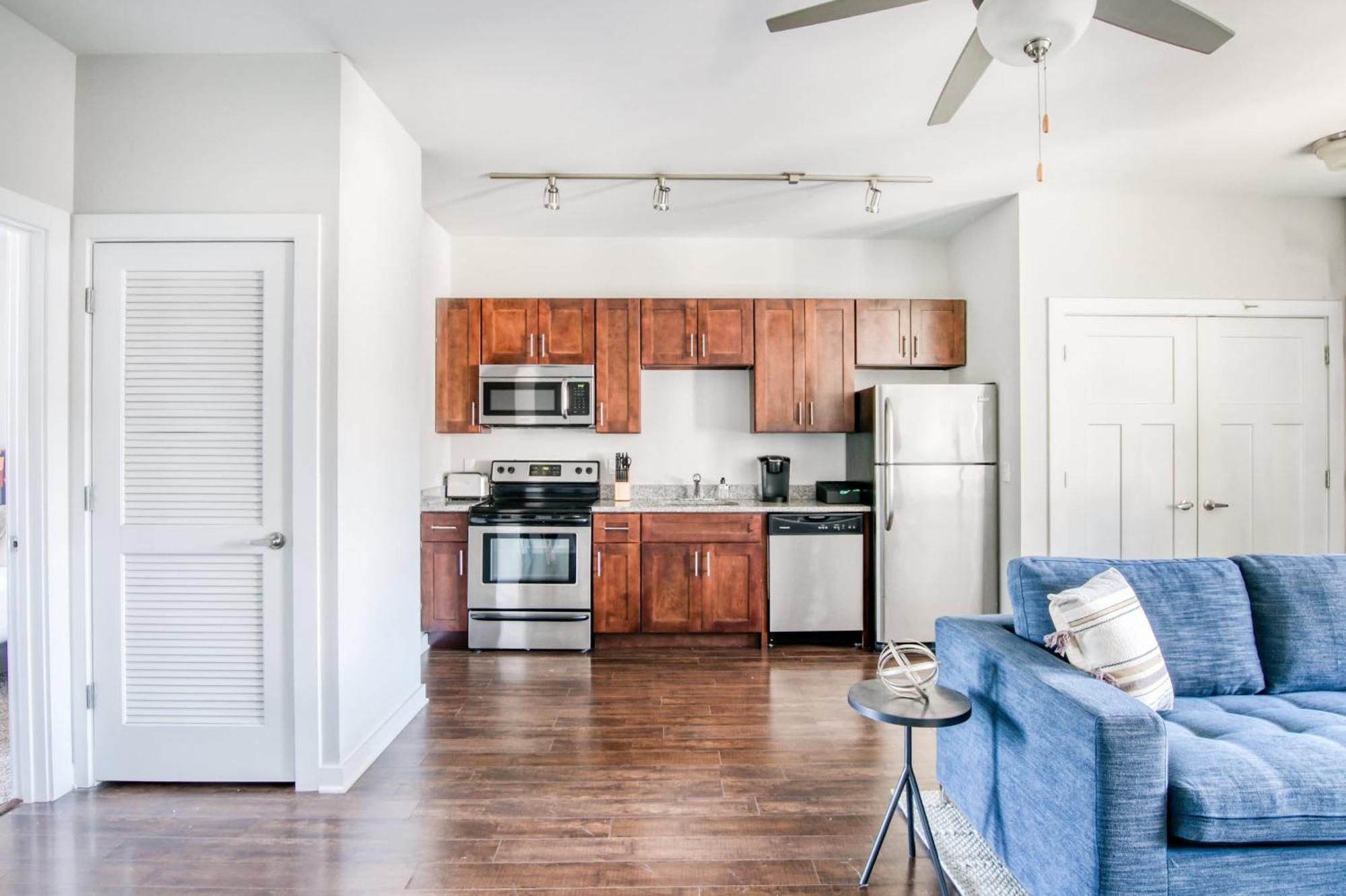 Apartment Cozysuites Music Row Modern 1br With Free Parking 02 *