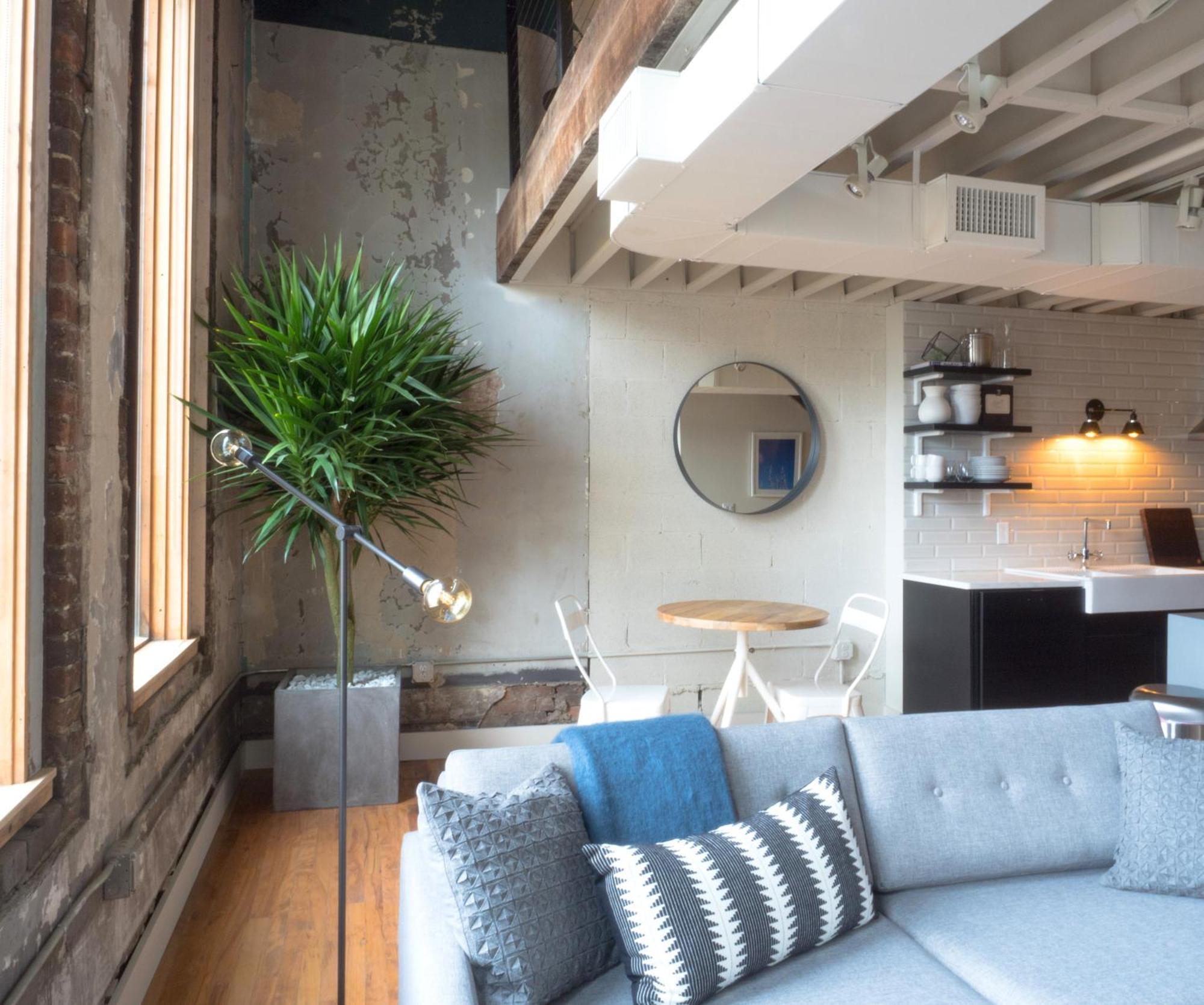 506 Lofts Apartment