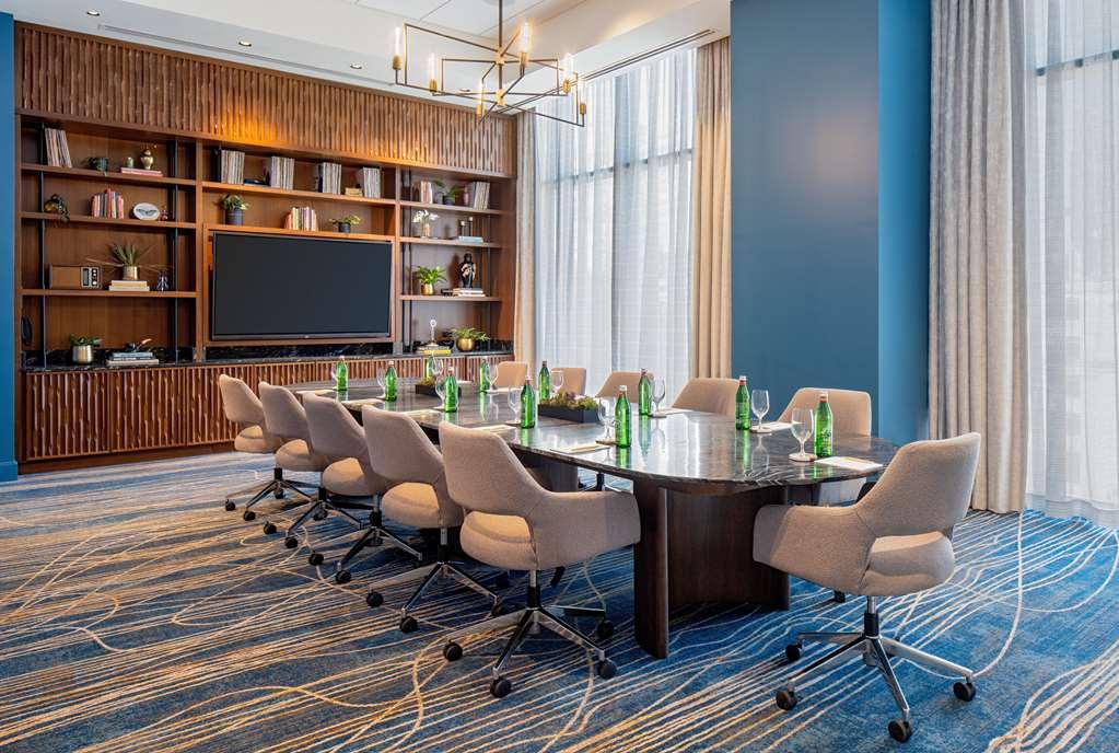 Hotel Tempo By Hilton Downtown Nashville