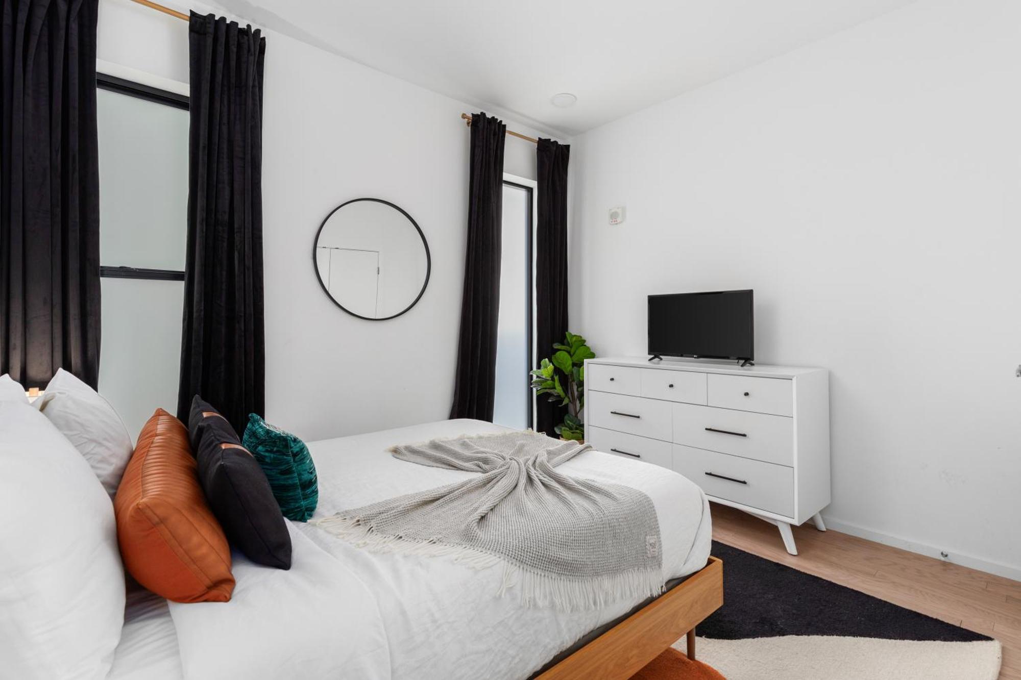 Holiday home River View High-end With Private Patio And Free Parking