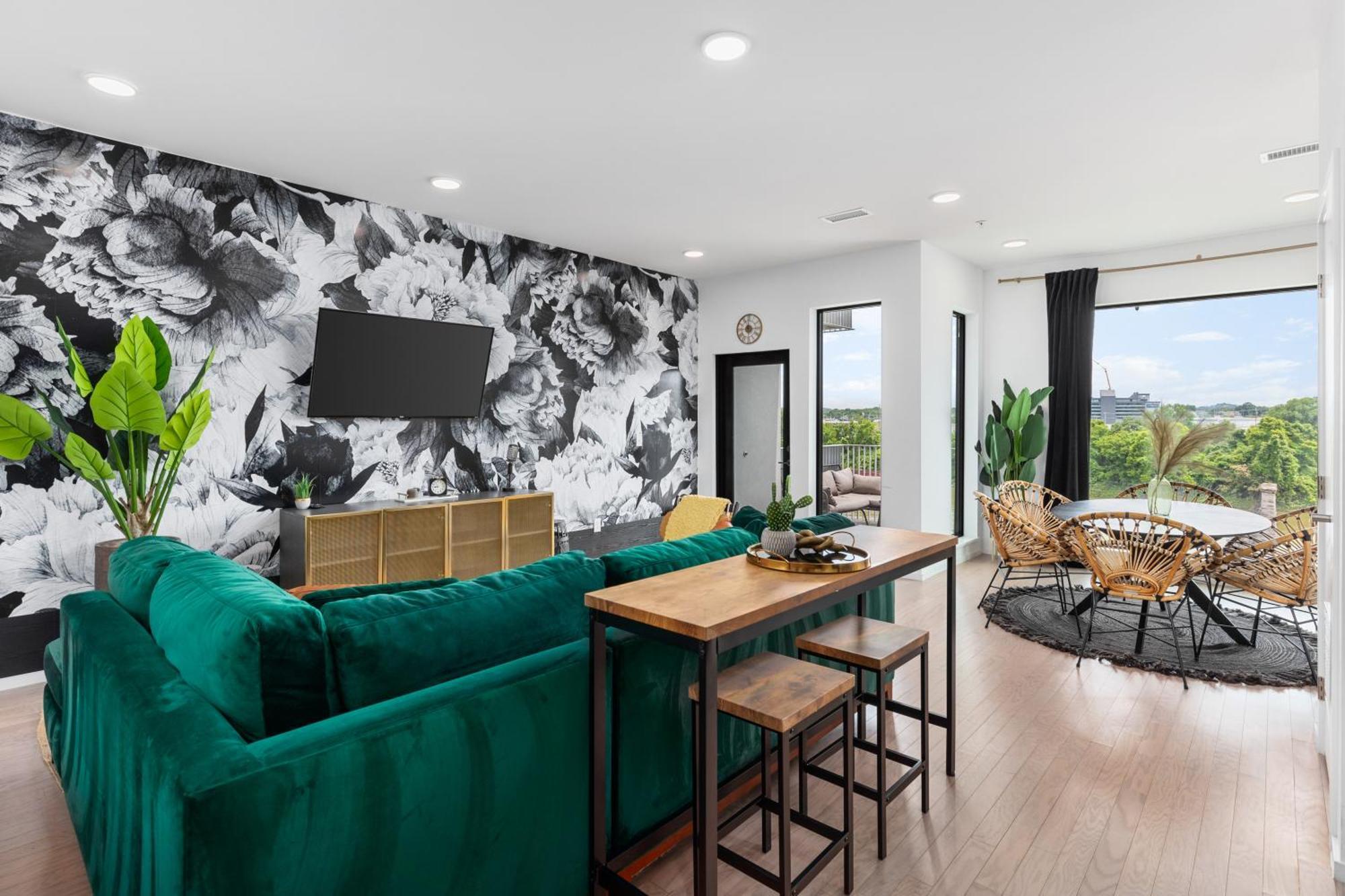 River View High-end With Private Patio And Free Parking Nashville