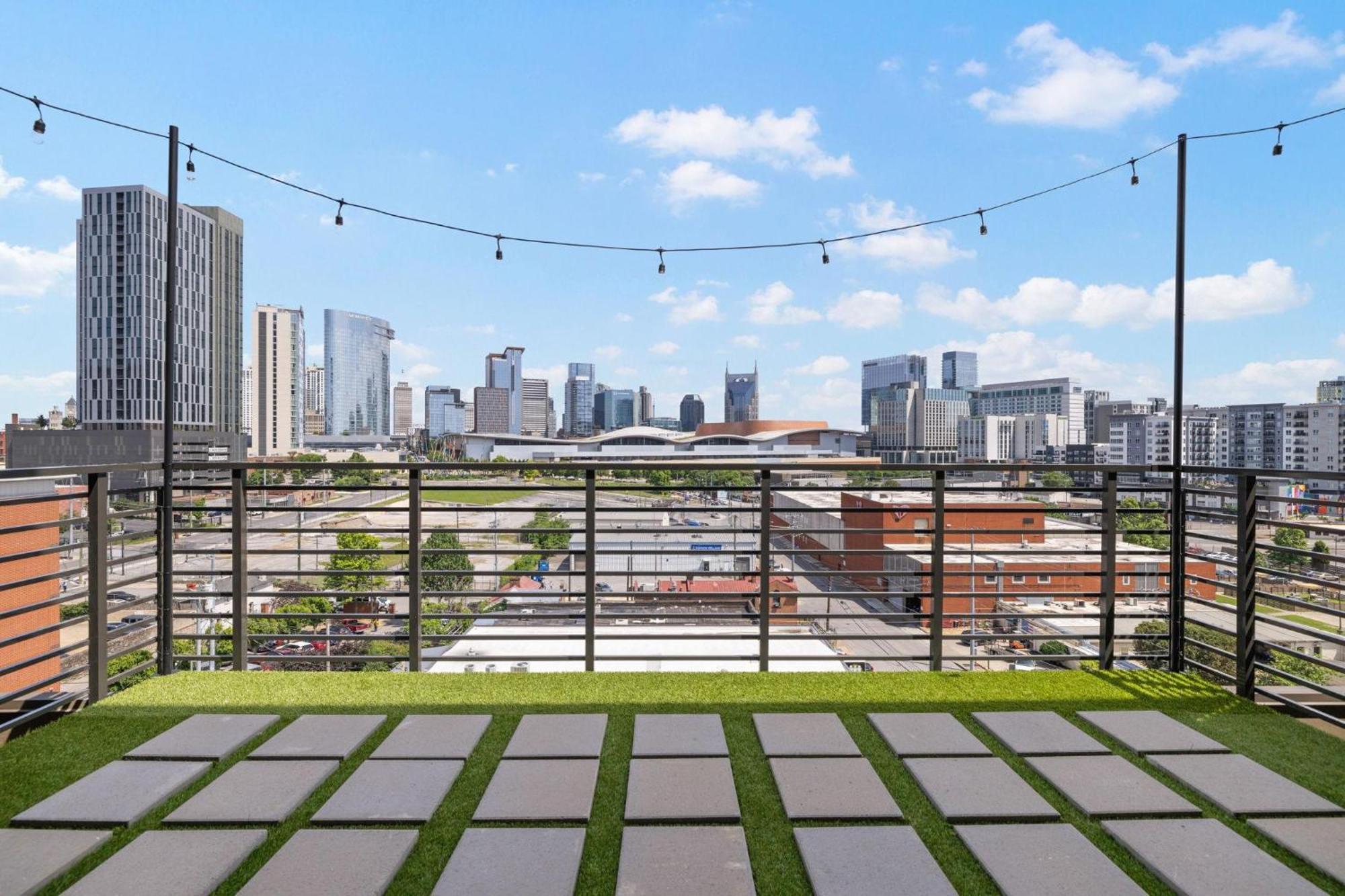 - 635 7th Ave S Unit 608