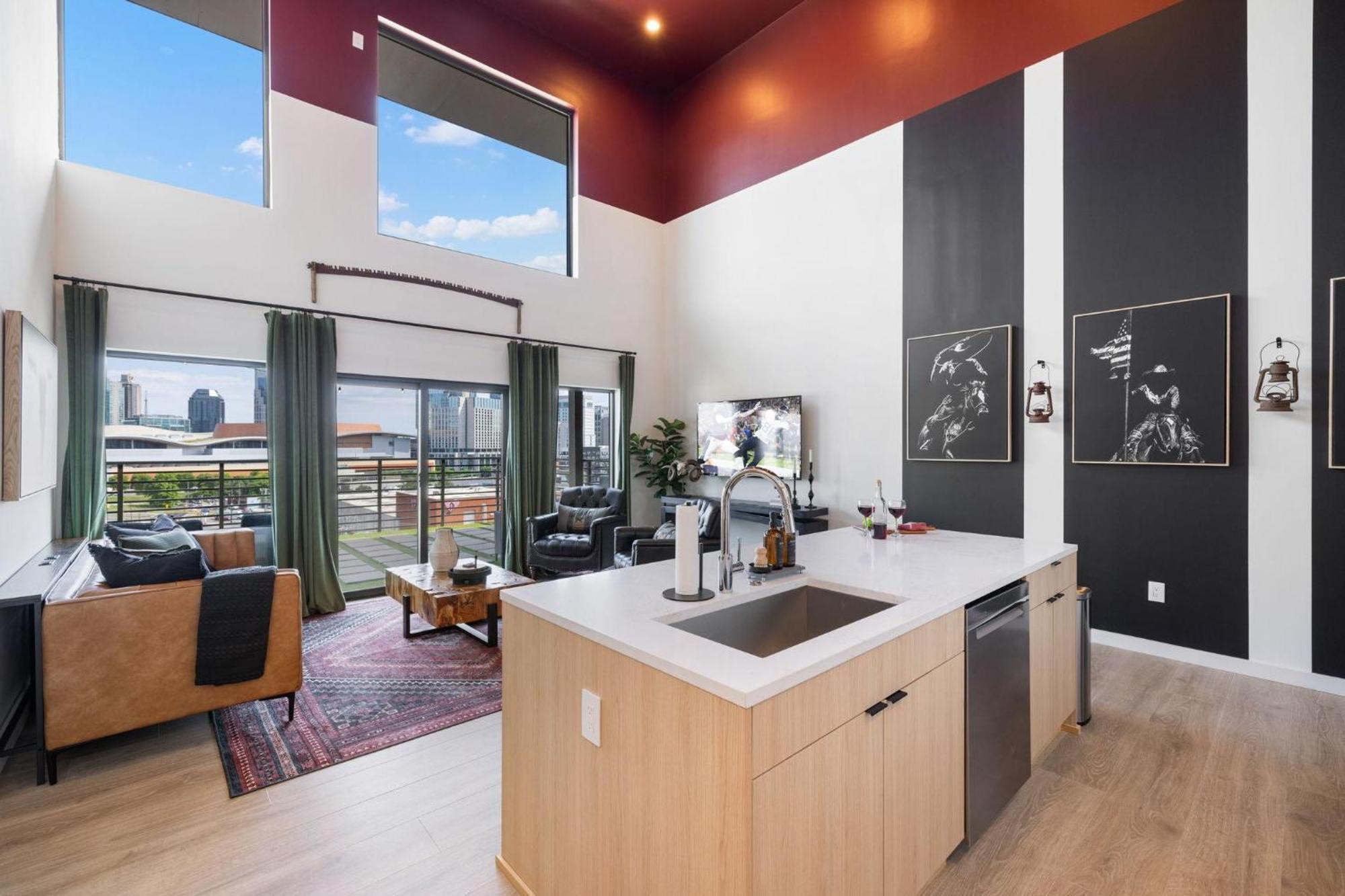 Holiday home - 635 7th Ave S Unit 608 Nashville