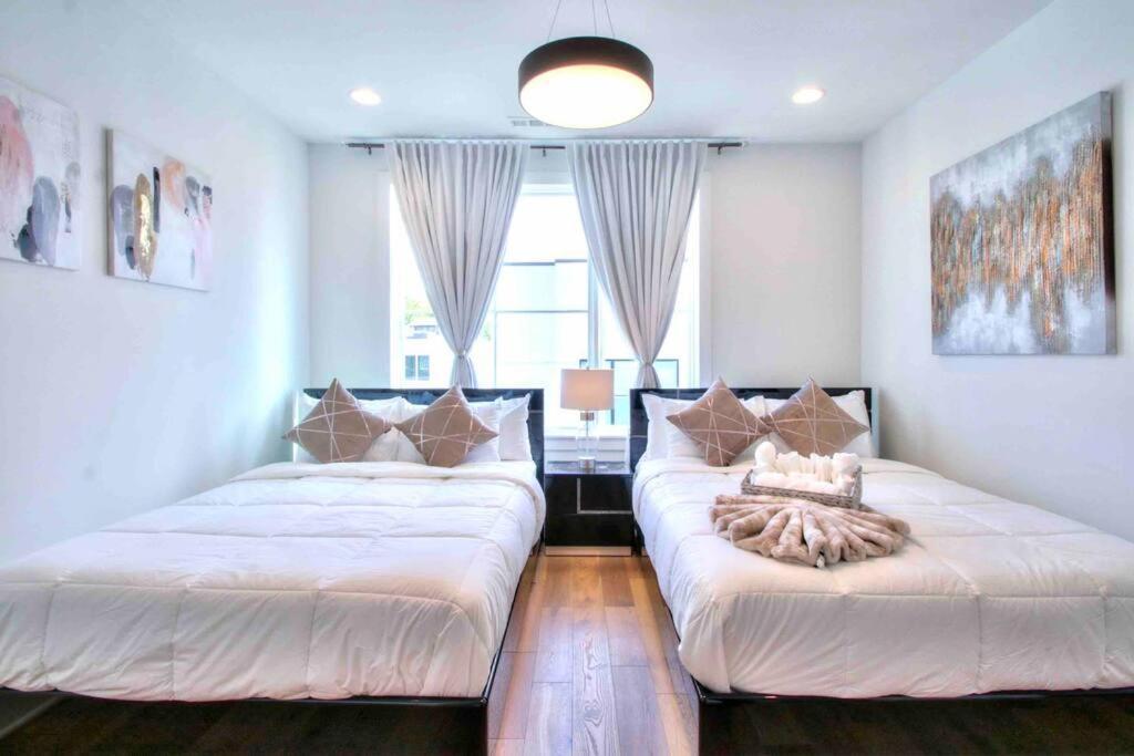 Luxurious Morden Loft Huge Rooftop & Skyline Views Holiday home Nashville