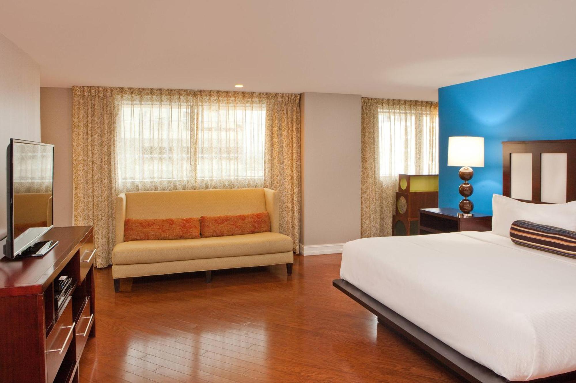 Hotel Aloft West End 3*