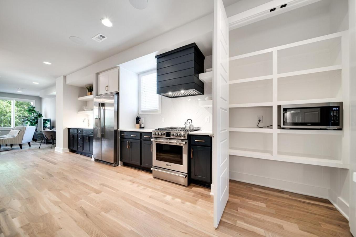 Holiday home Mayas Luxury Oasis 2 Miles To Broadway *