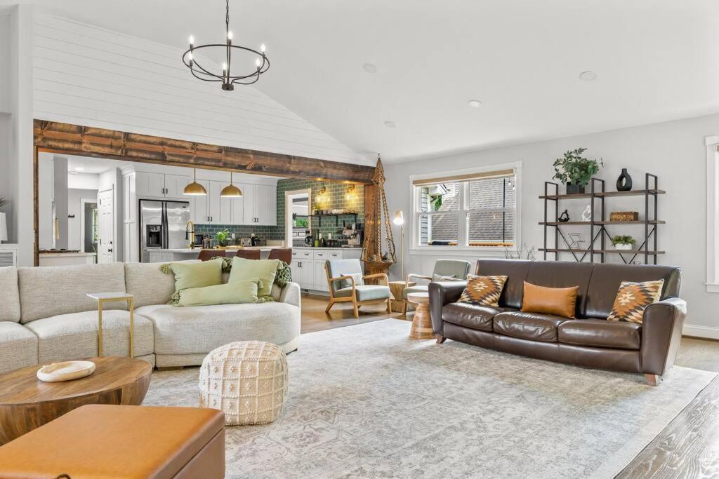 Luxury Oasis - Airport, Downtown, Opry, Holiday home Nashville