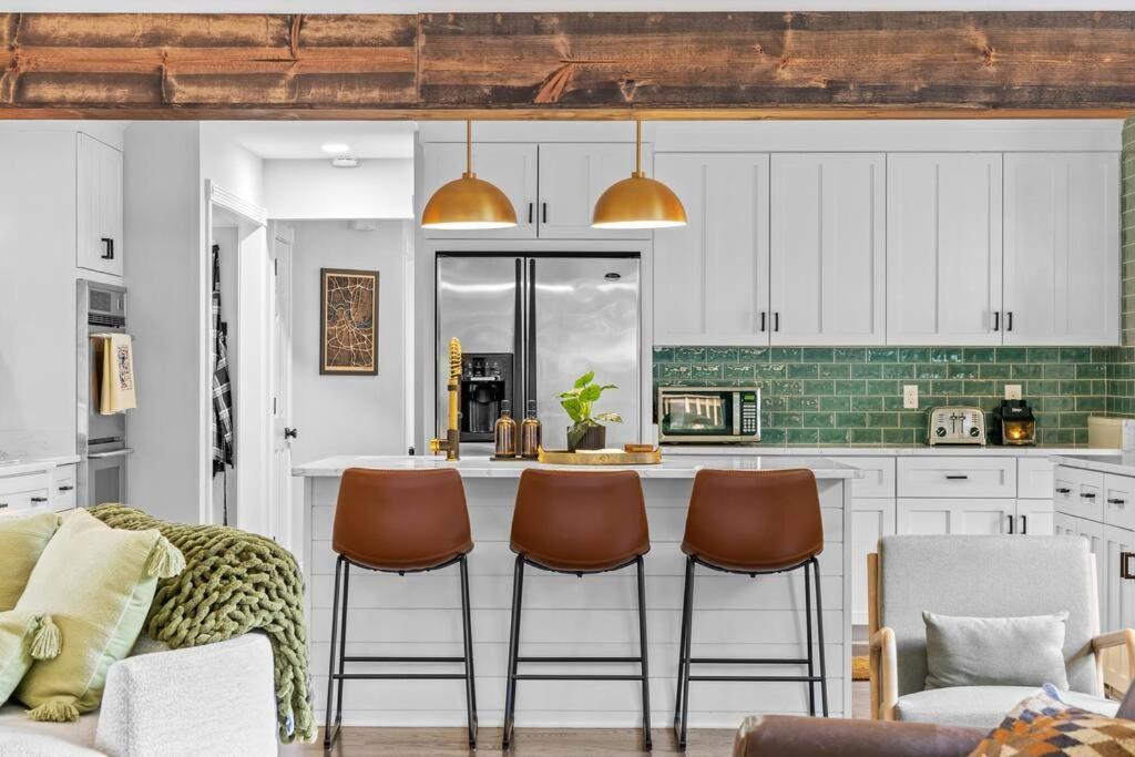 Luxury Oasis - Airport, Downtown, Opry, Holiday home *