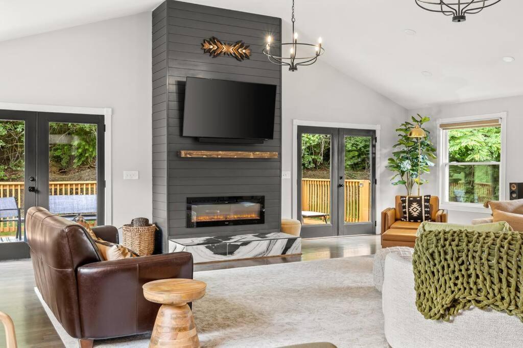 Luxury Oasis - Airport, Downtown, Opry, Holiday home