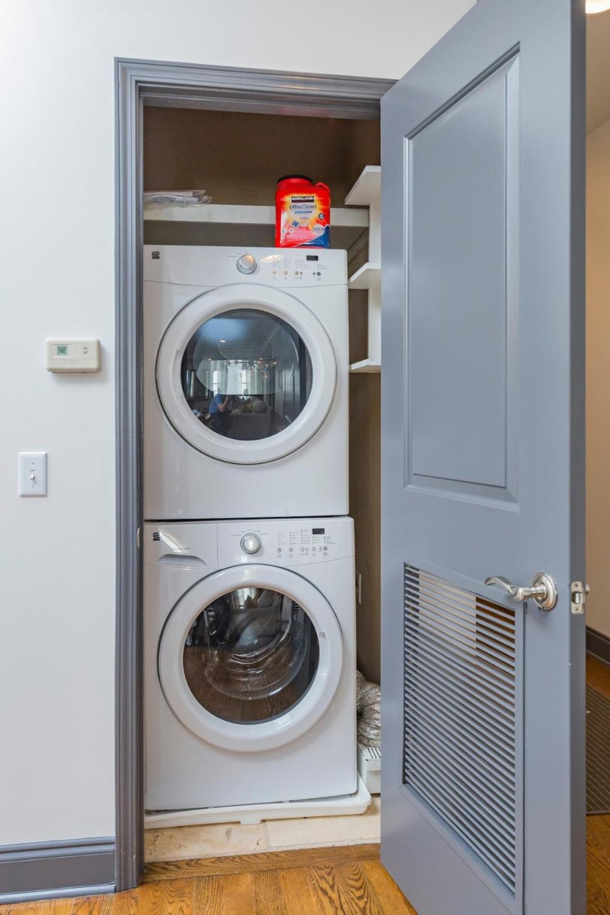 Holiday home 2 Chic Lofts Right On Broadway Strip Sleeps 10 Nashville