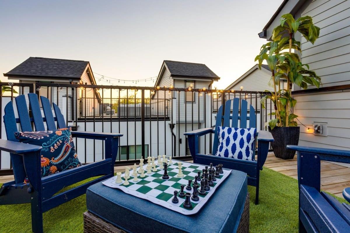 Holiday home 1 5 Miles To Broadway Rooftop Deck W Views *