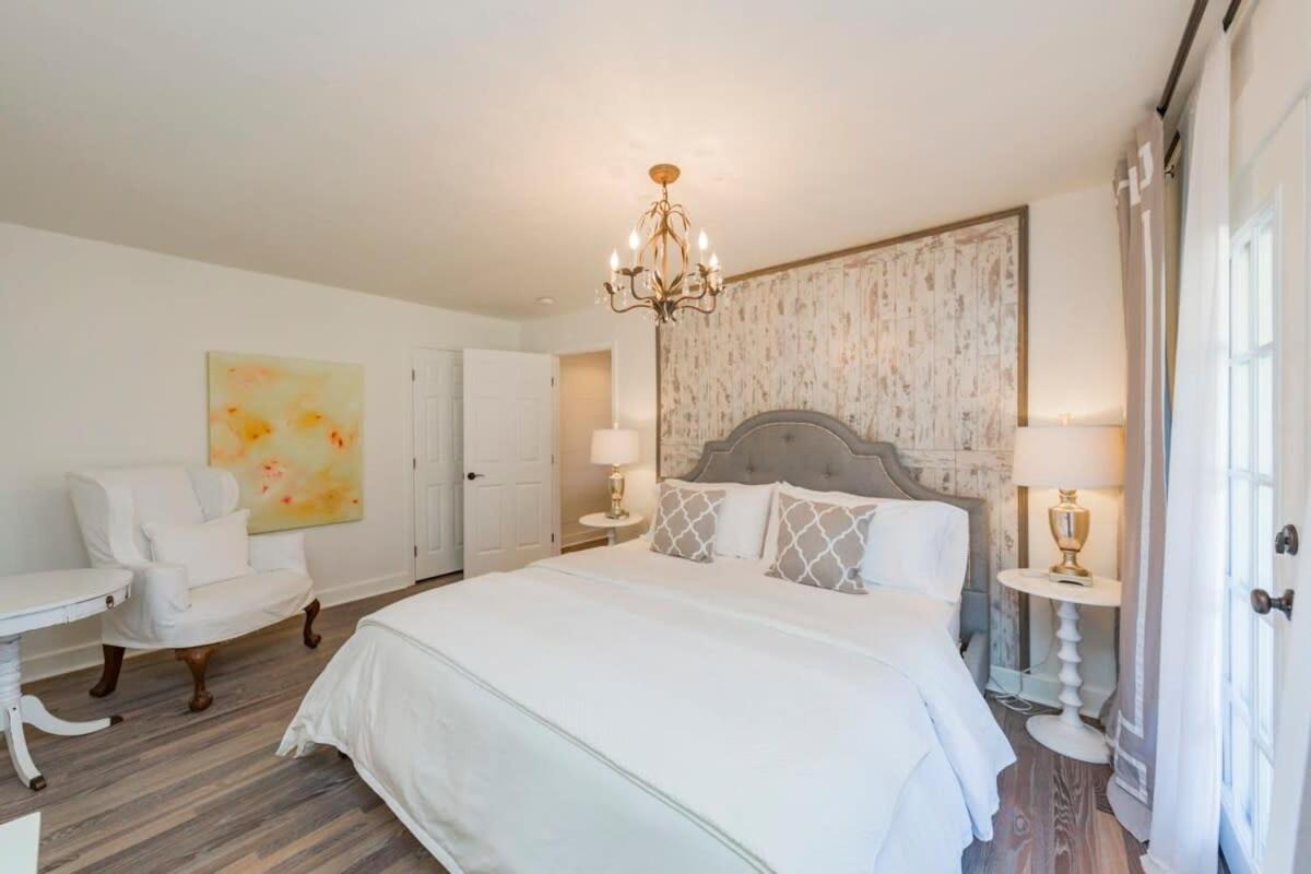 Holiday home Enchanting Retreat 15 Minutes To *