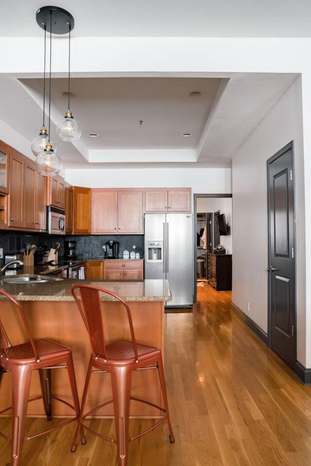 Apartment Loft Literally On Broadway Live Music & Bars