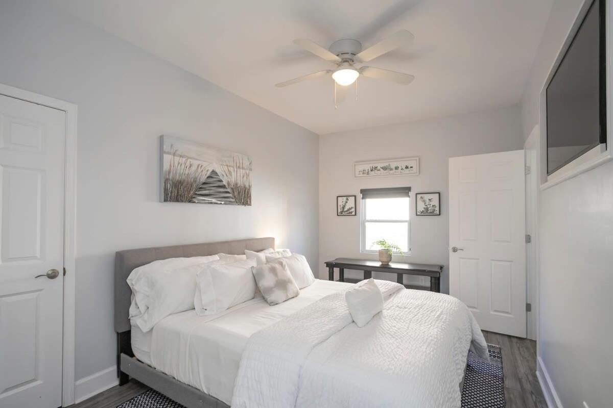 Holiday home Spacious Only 2 Miles From Downtown
