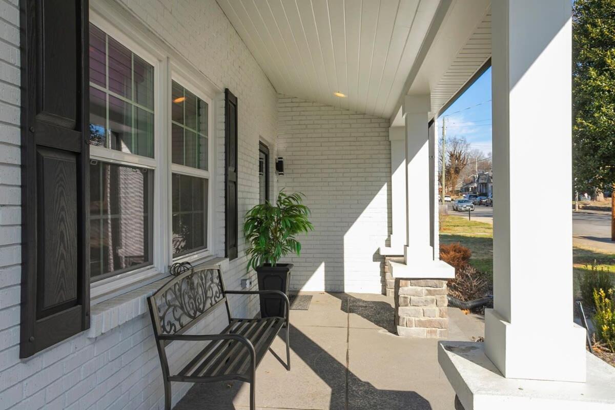 Holiday home Spacious Only 2 Miles From Downtown Nashville