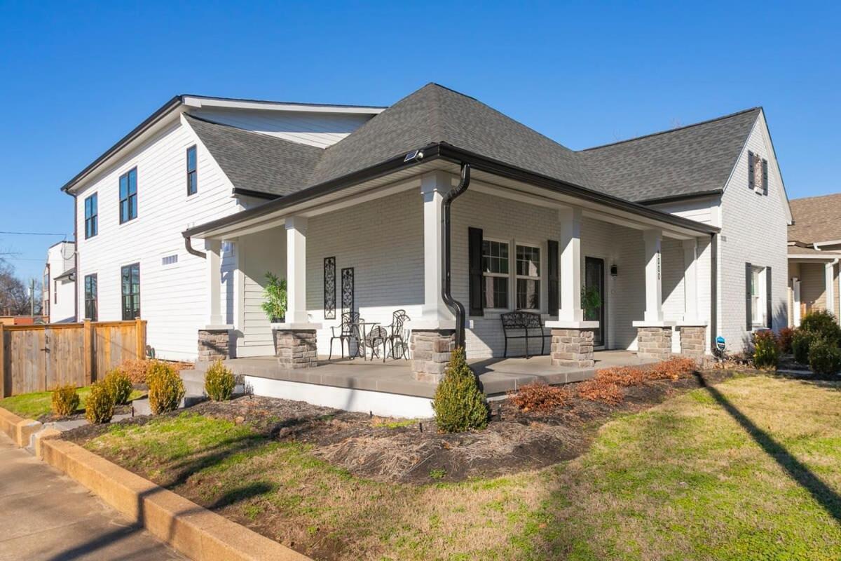 Spacious Only 2 Miles From Downtown Nashville
