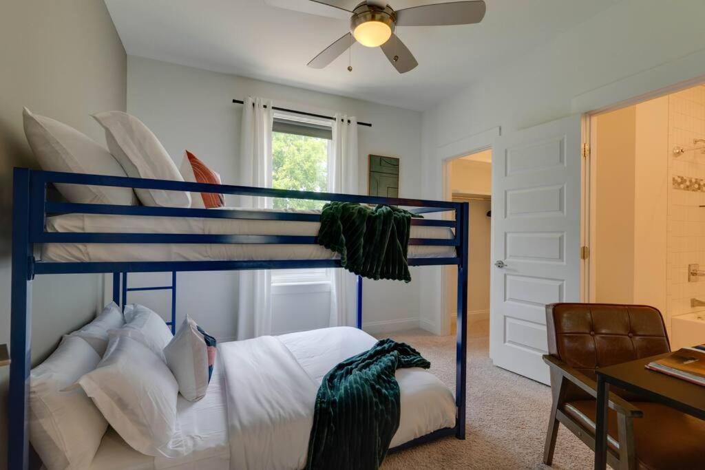 Walkable Hotspot Bars Nearby Broadway Close *