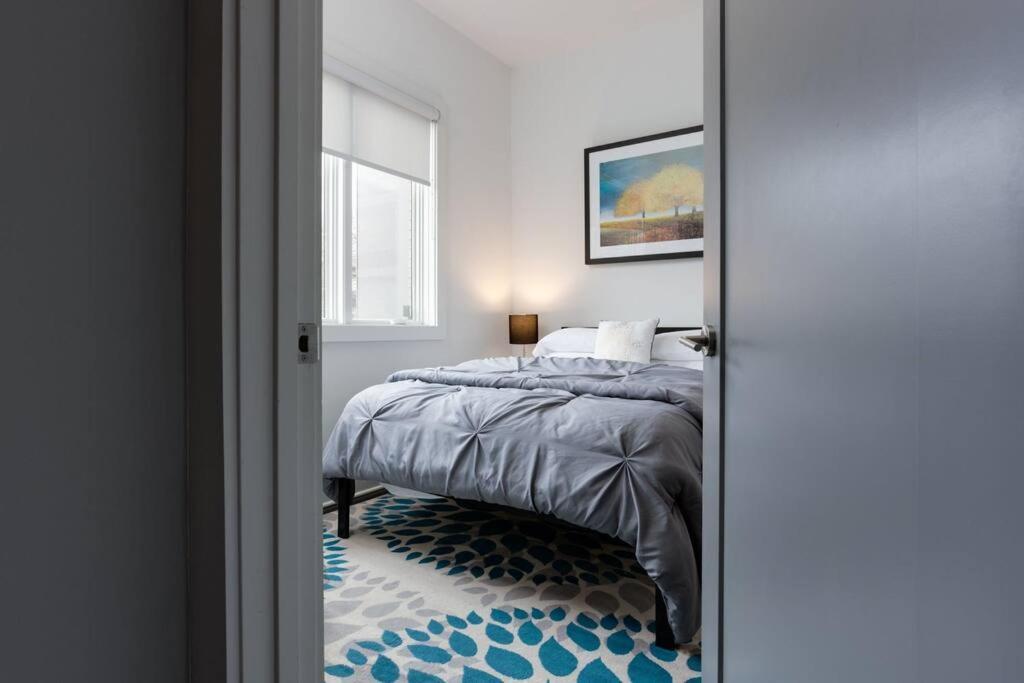 Beautiful 3 Bedroom! Near Broadway-12th S-gulch Holiday home Nashville