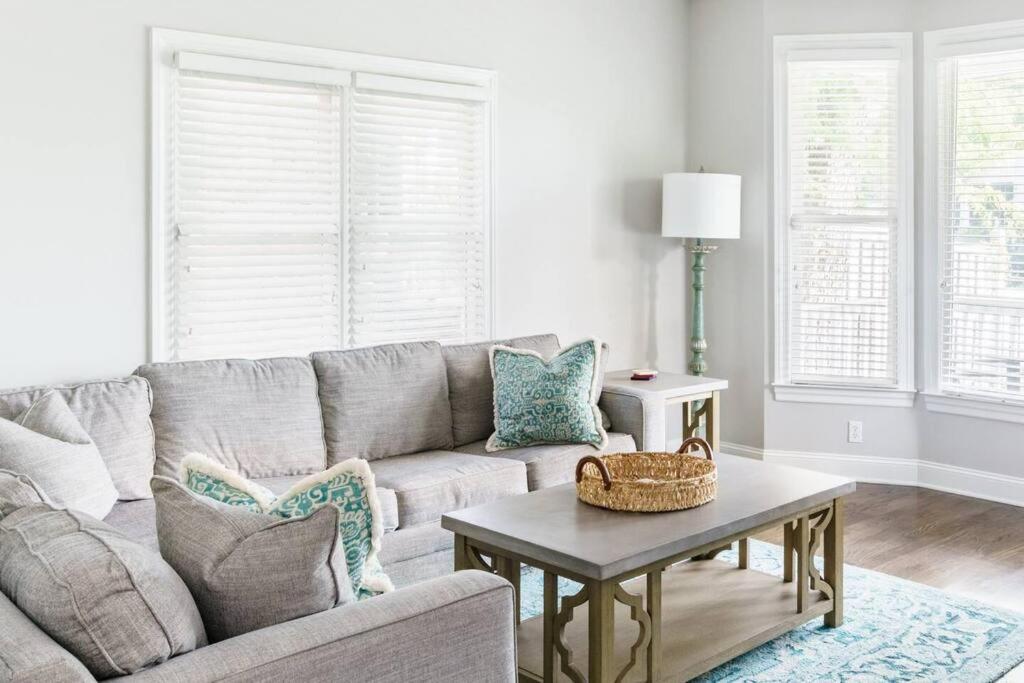 Holiday home Southern Charm Downtown, Walk To Farmers Market &