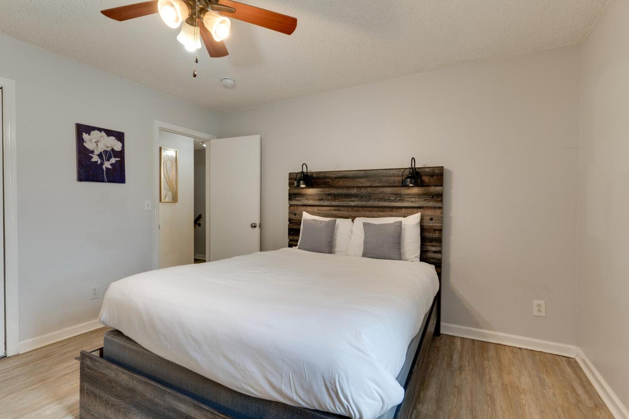 2 Bdr With Free Parking! 2m To Broadway! Apartment *