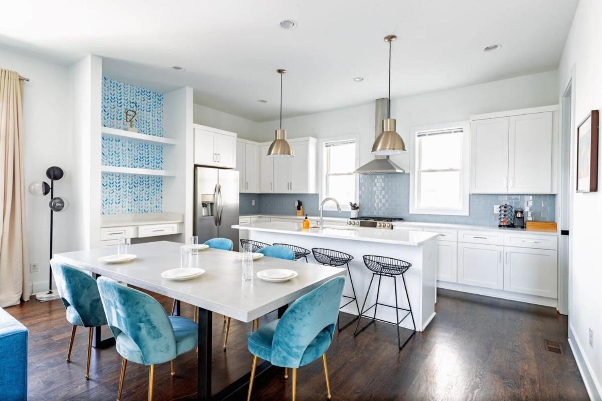 2 Lux Homes Huge Rooftop 2mi To Dt Sleeps 24 Holiday home Nashville