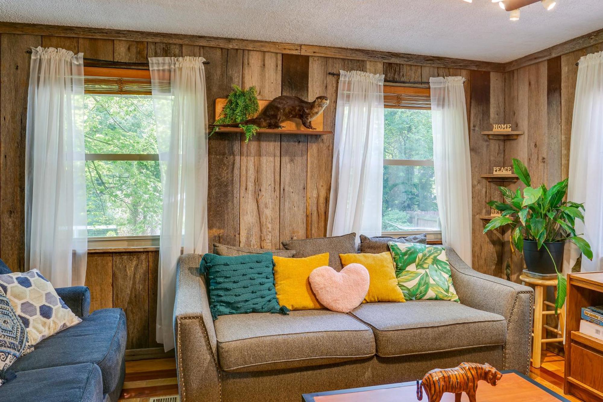Holiday home Getaway With Gazebo, 11 Mi To Downtown!