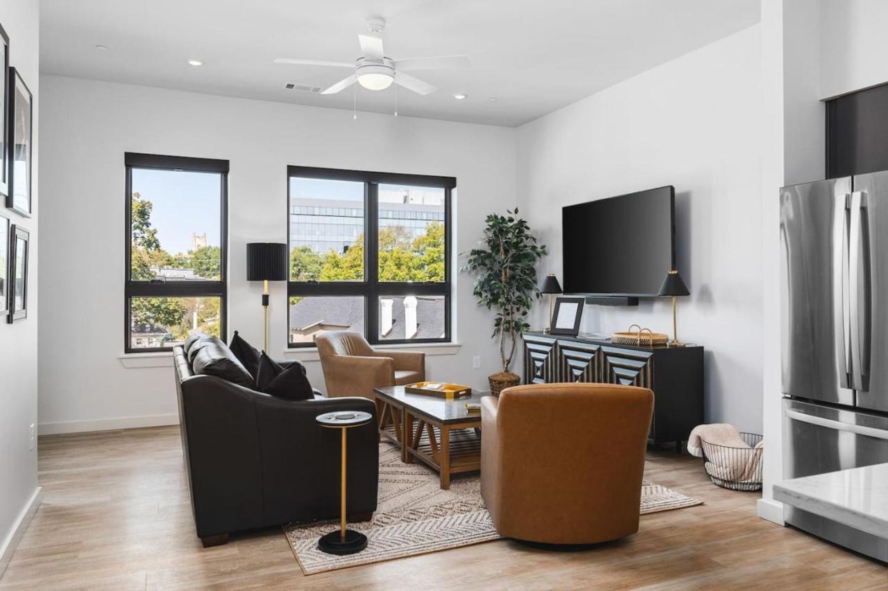 Upscale Music Row Corner Unit With Patio Rooftop With View And Gym Nashville