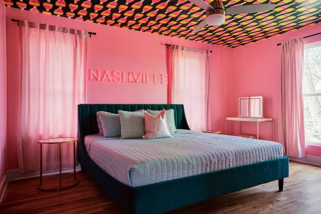 Ultimate Bach 10min To Dt Ig Walls Every Holiday home Nashville