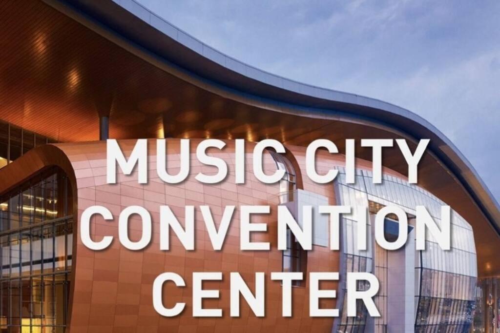 Electric - Odyssey -top Floor West End 2 Bedroom - Minutes To Broadway Apartment Nashville