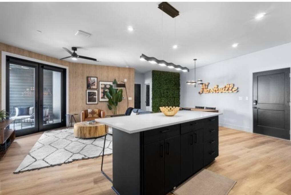 Electric - Odyssey -top Floor West End 2 Bedroom - Minutes To Broadway Nashville