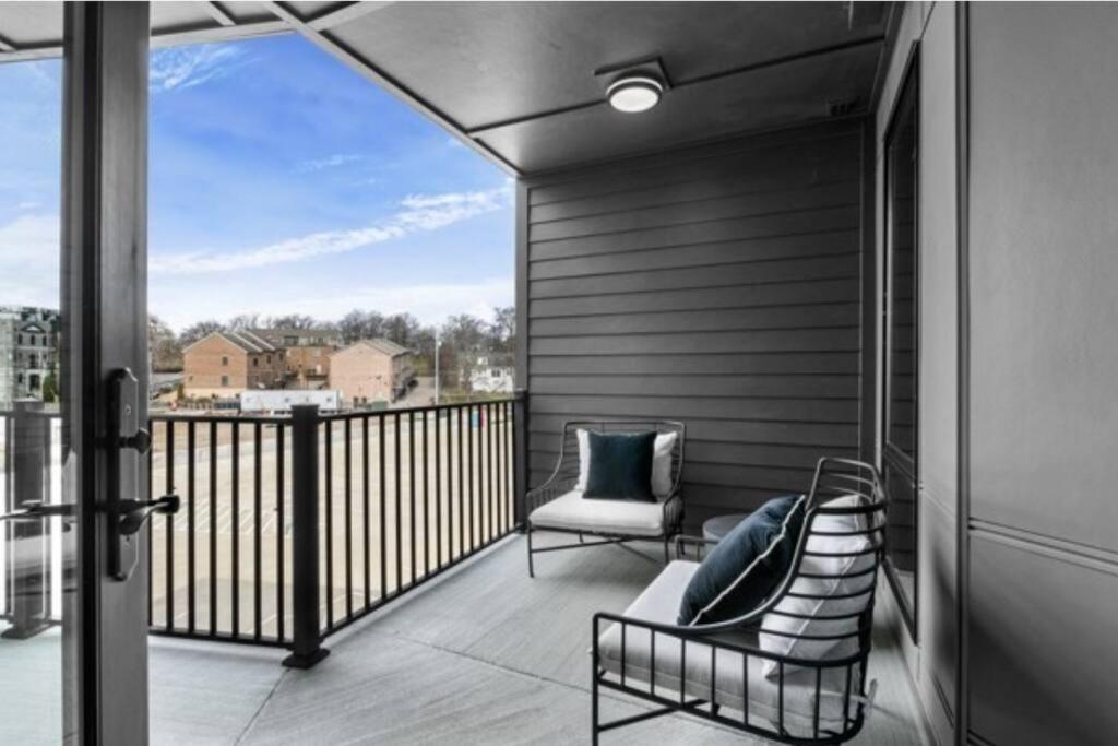 Apartment Electric - Odyssey -top Floor West End 2 Bedroom - Minutes To Broadway