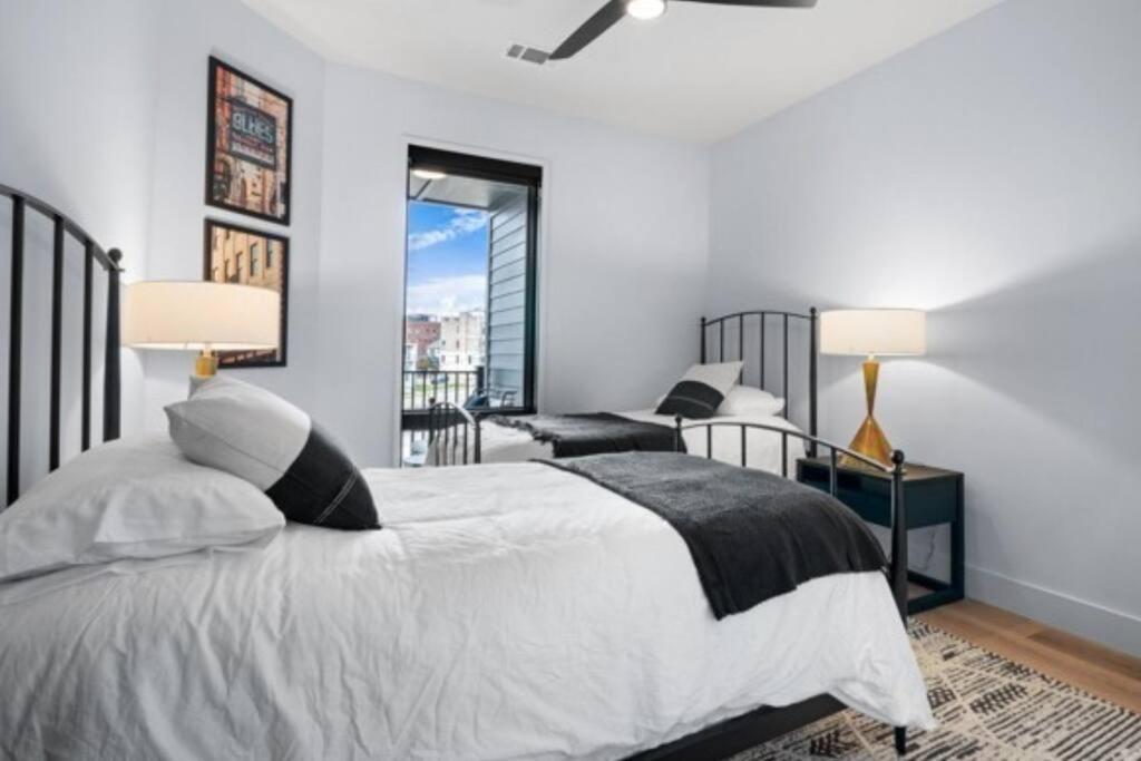 Electric - Odyssey -top Floor West End 2 Bedroom - Minutes To Broadway Apartment *