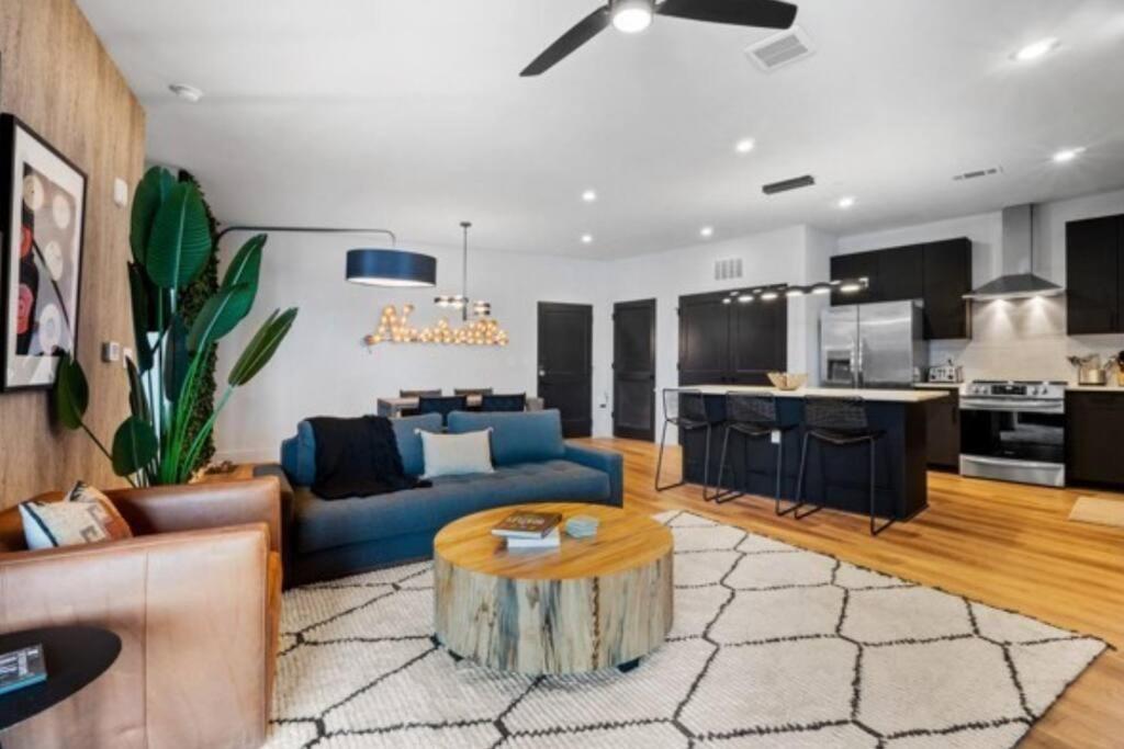 Apartment Electric - Odyssey -top Floor West End 2 Bedroom - Minutes To Broadway