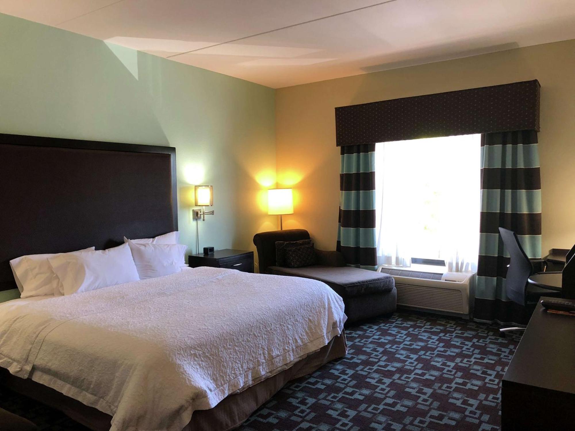 Hotel Hampton & At Opryland 3*