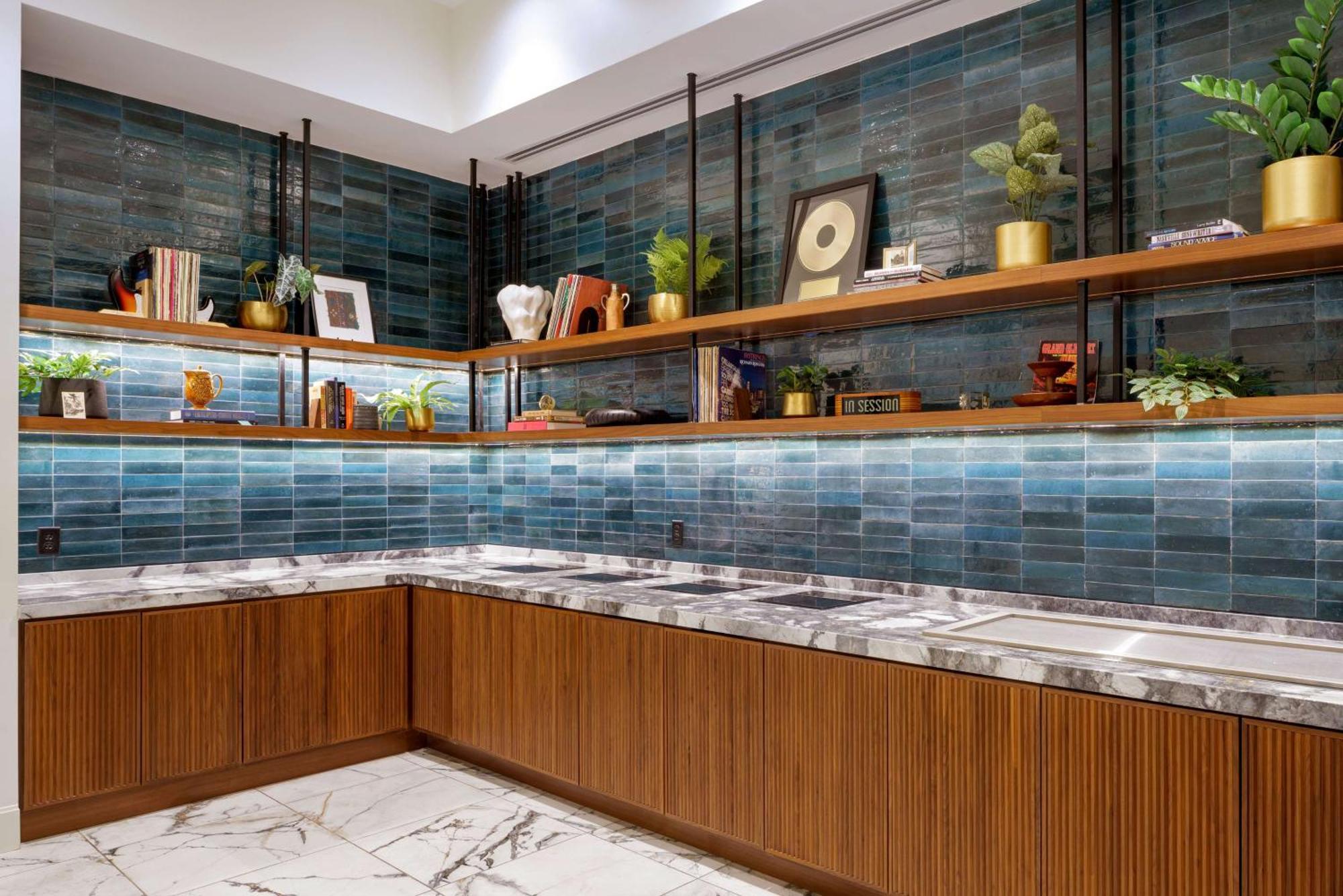 Tempo By Hilton Downtown Hotel 3*