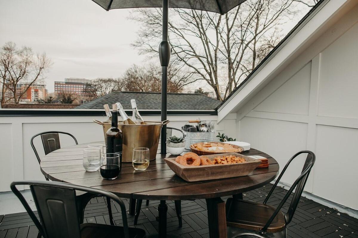 The Urban - Hot Tub & Bocce Ball! Holiday home *