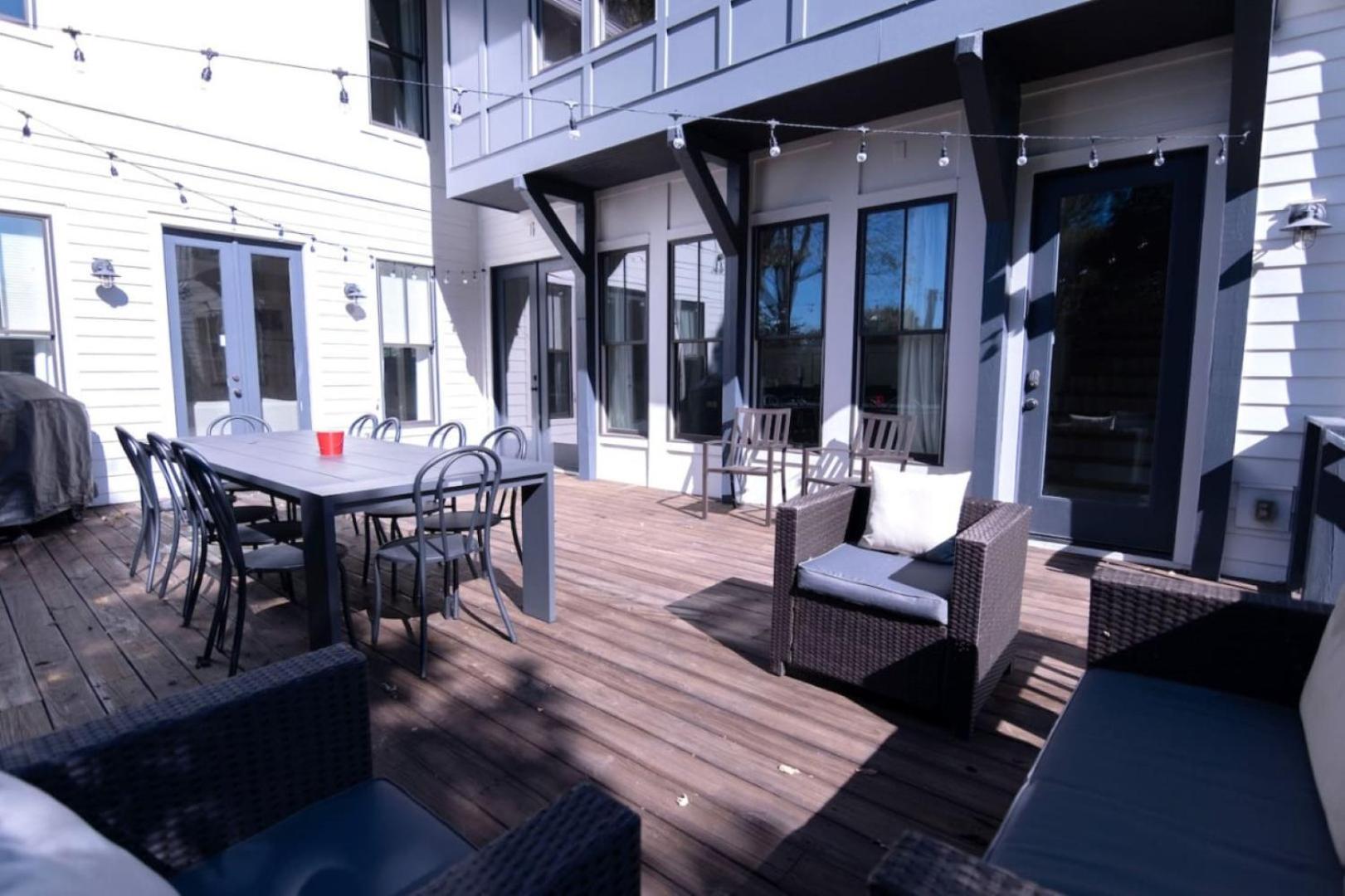 Holiday home Minutes To Downtown Huge Outdoor Deck Hot Tub