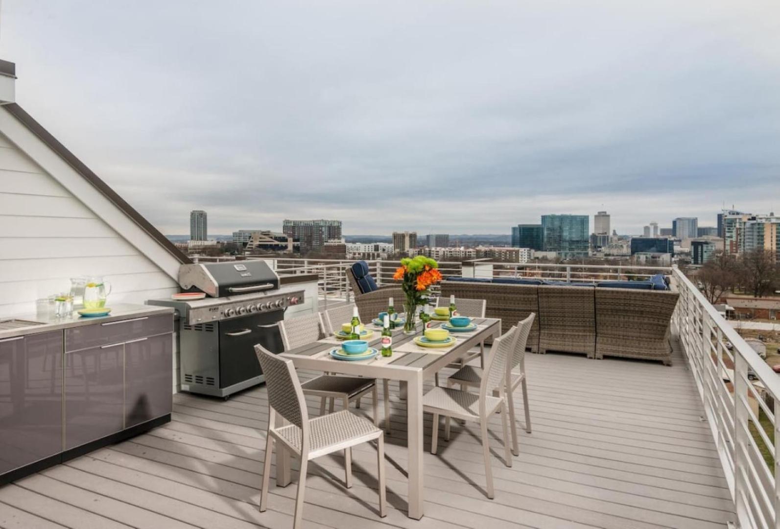 Holiday home The New Nashview Rooftop-skyline View - Sleeps 12 *
