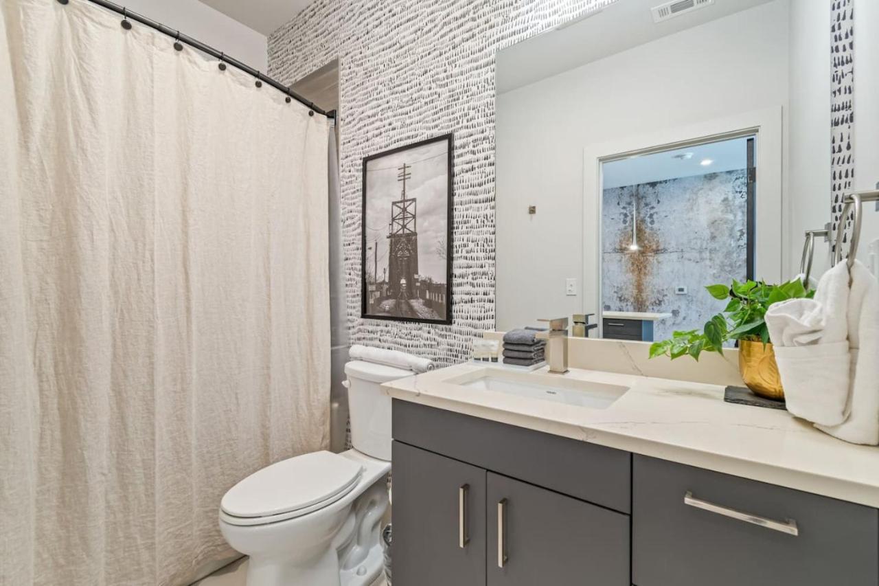 Walk To Nightlife, Vanderbilt, Minutes To Broadway Holiday home *