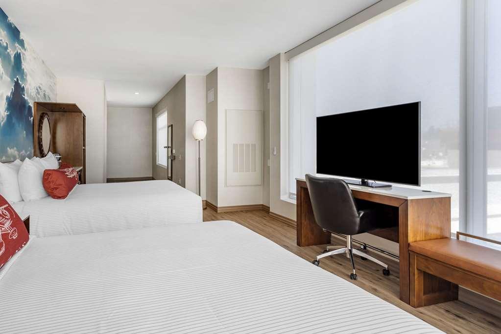 Hotel Cambria Airport