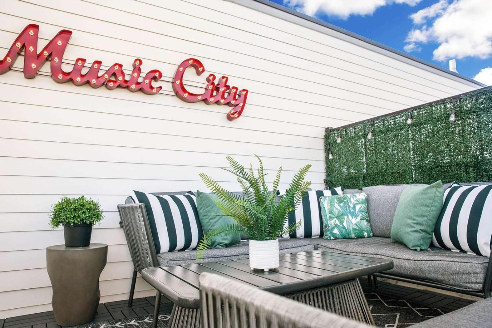 Holiday home The Jackson House - 1 Mile To Broadway! *