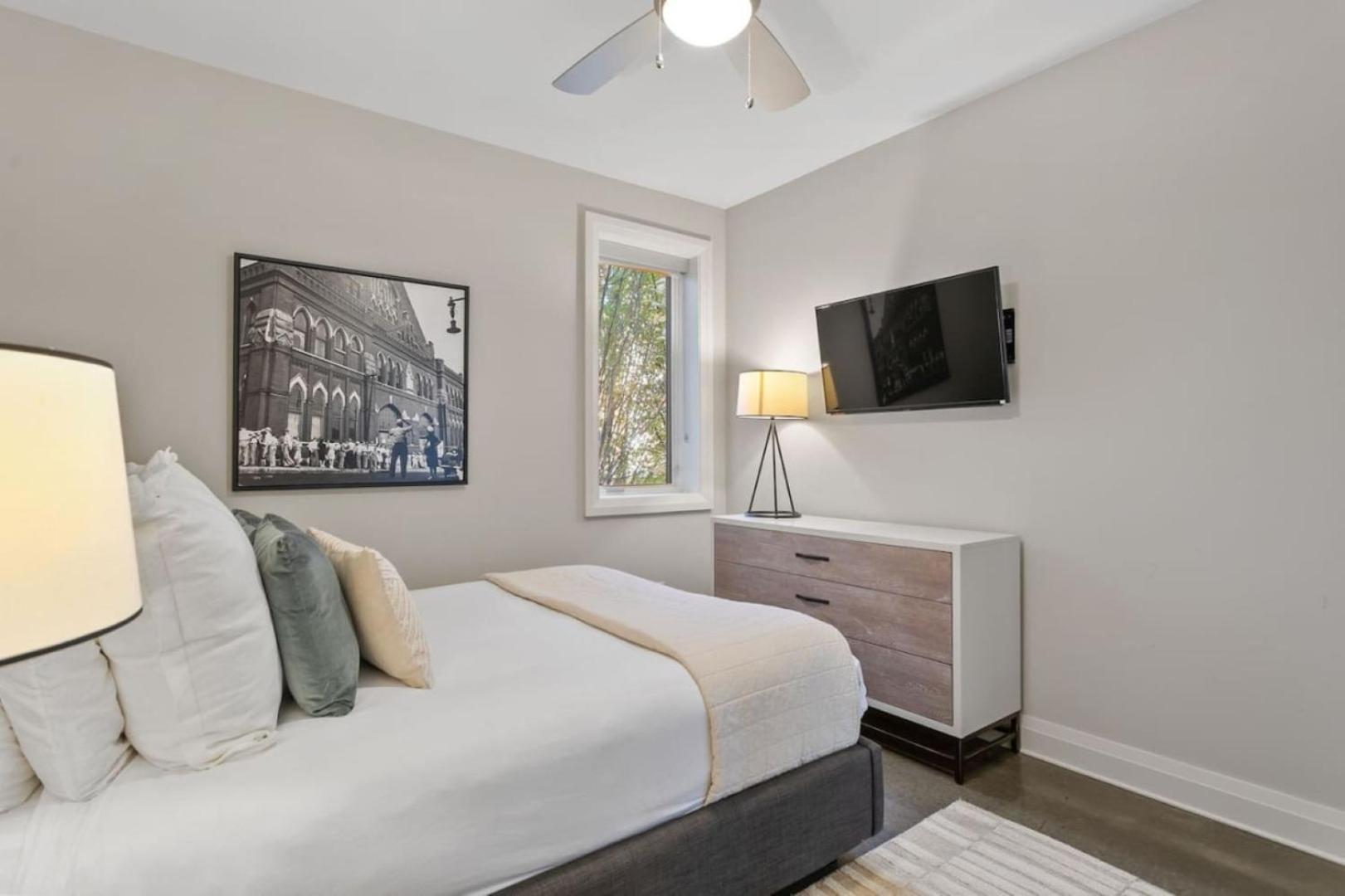 Downtown W Rooftop Deck 4 Bedrooms 3 Baths *